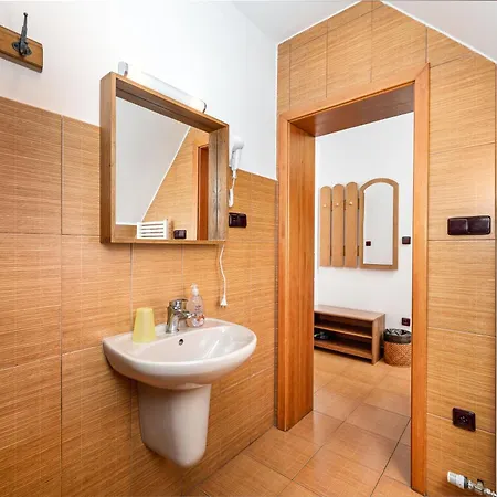 Kriz Guest house